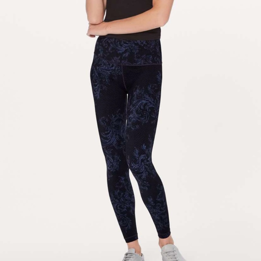 LIKE NEW! Lululemon Wunder Under High Rise Tight 28” - Picture 3 of 14
